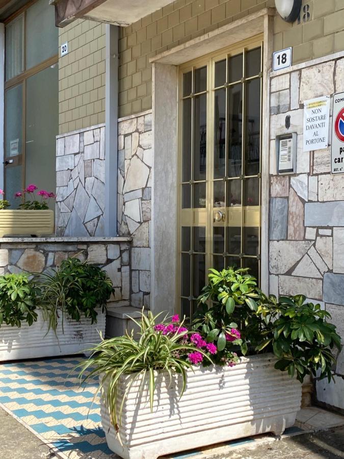 Casa Vacanze La Pergola Itri Bagian luar foto