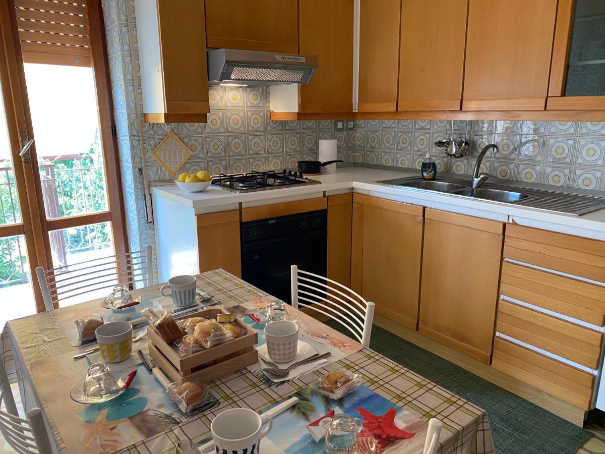 Casa Vacanze La Pergola Itri Bagian luar foto